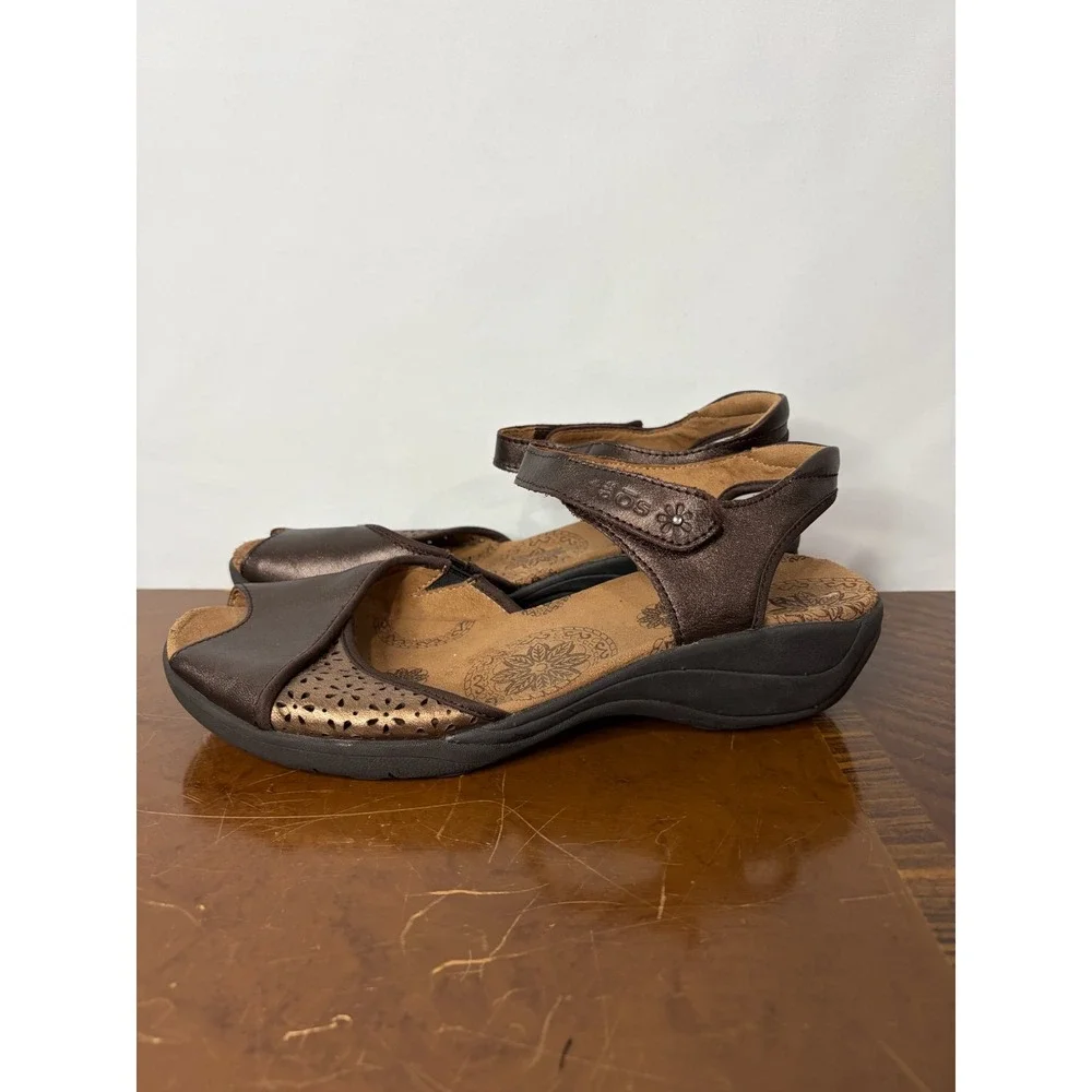 Taos Womens Brown Bronze Leather Wedge Sandals Peep Toe Adjustable Strap Size 10